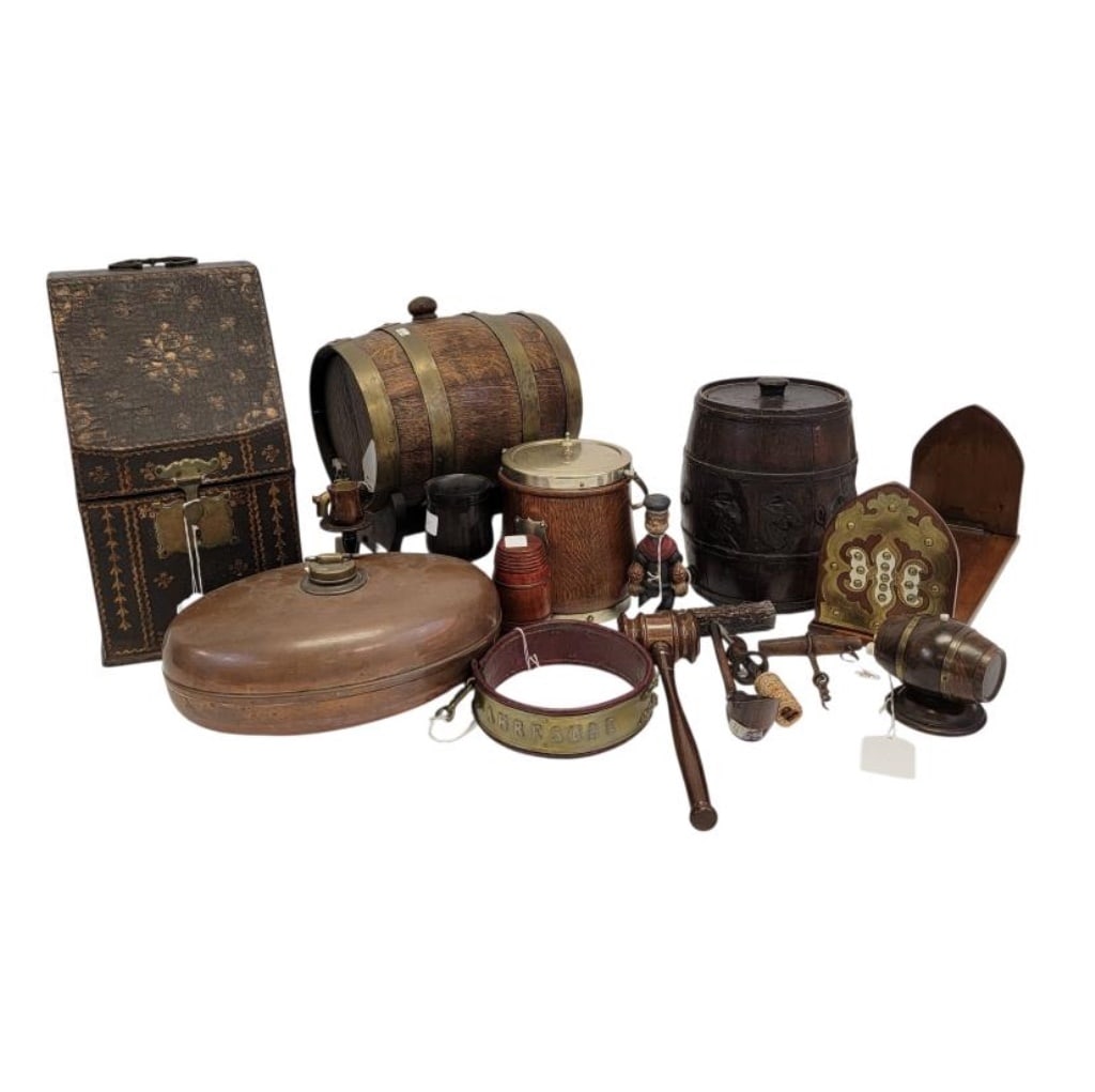 ESTATE LOT ENGLISH WOODEN TAVERN ITEMS, BRASS, ETC (1 of 9)