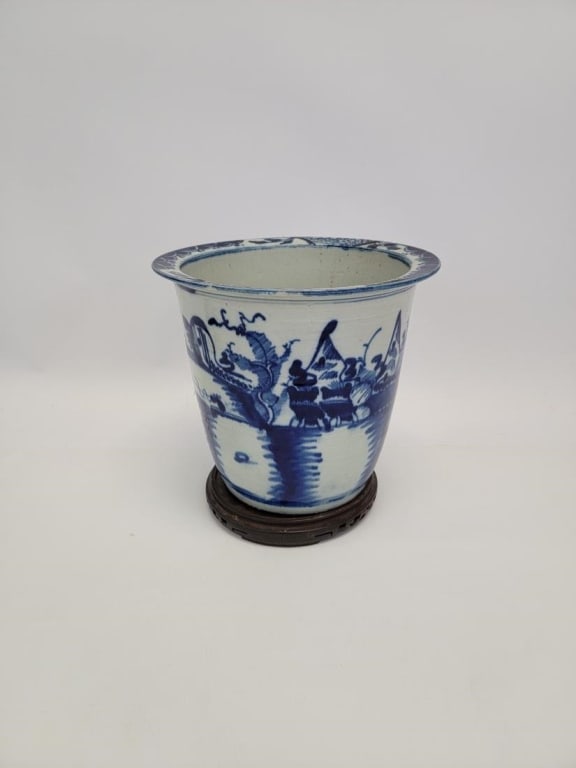 ANTIQUE CHINESE BLUE & WHITE PORCELAIN PLANTER POT (1 of 8)