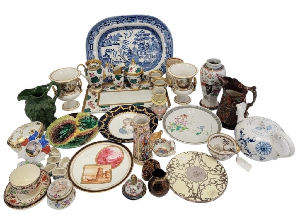 HUGE LOT ANTIQUE CONTINENTAL PORCELAIN WARES (1 of 7)