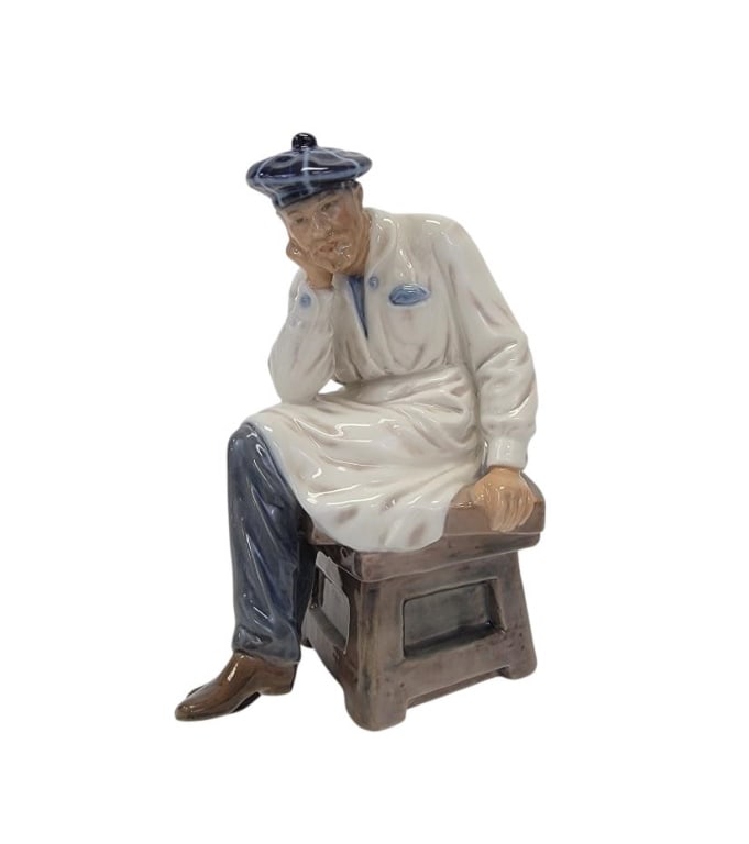 DAHL JENSEN FIGURE OF THE ARTIST / SCULPTOR 1244 (1 of 5)