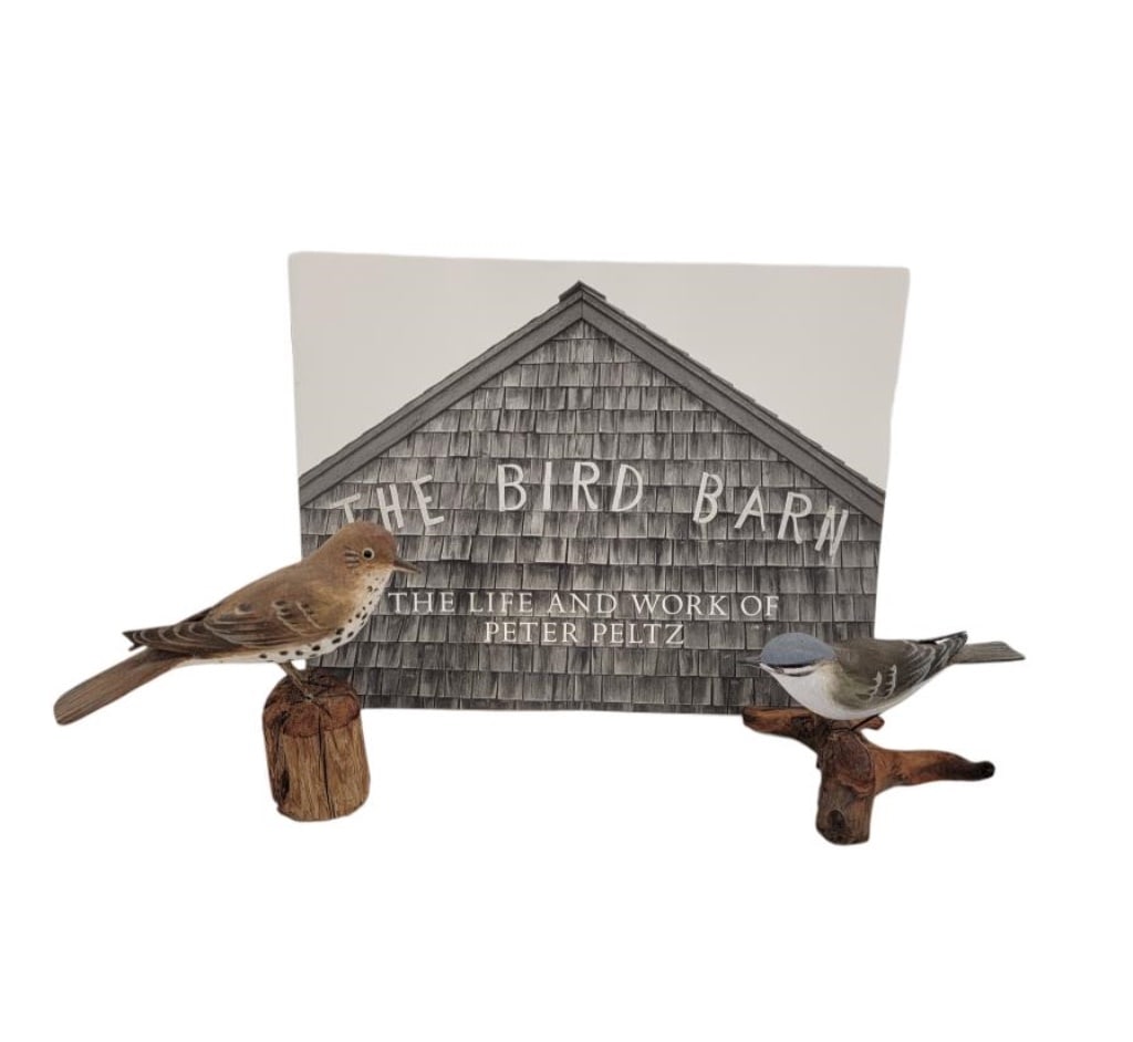 TWO PETER PELTZ HAND CARVED SHORE BIRDS W/ BOOK (1 of 16)