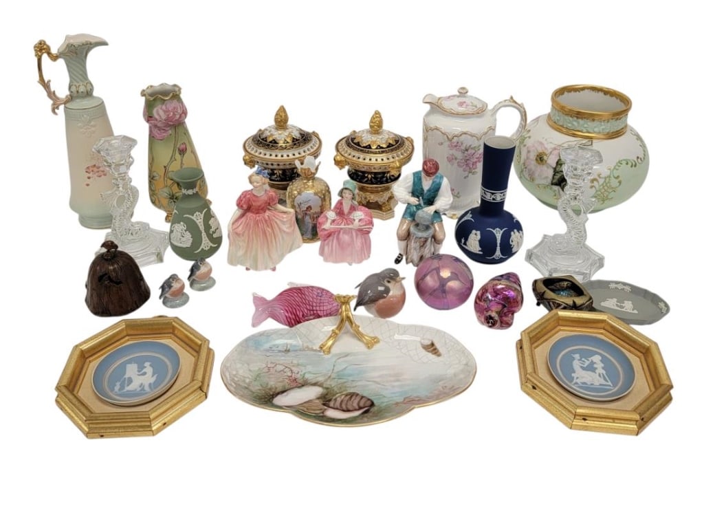 ASSORTED ESTATE LOT: PORCELAIN, GLASS, ETC (1 of 14)