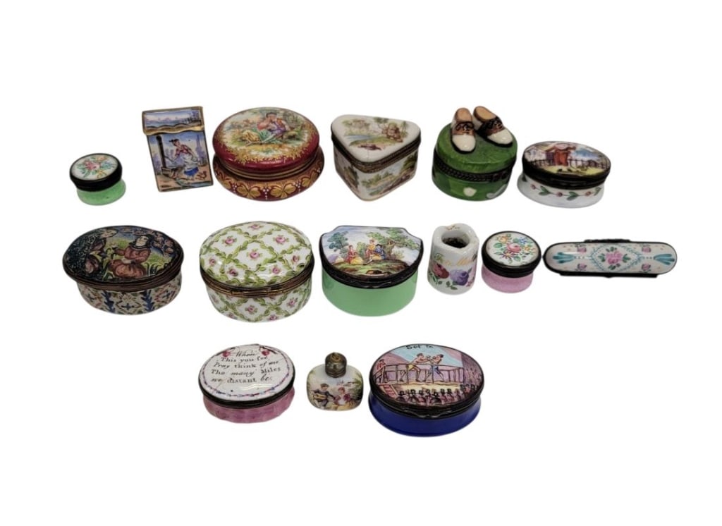 ANTIQUE ENAMEL / PORCELAIN BOXES, PATCH, SNUFF ETC (1 of 8)