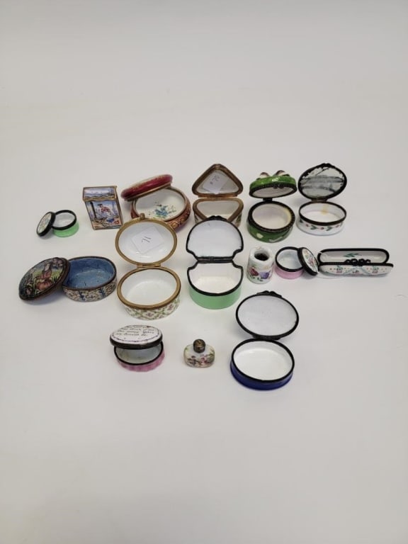 ANTIQUE ENAMEL / PORCELAIN BOXES, PATCH, SNUFF ETC - 3