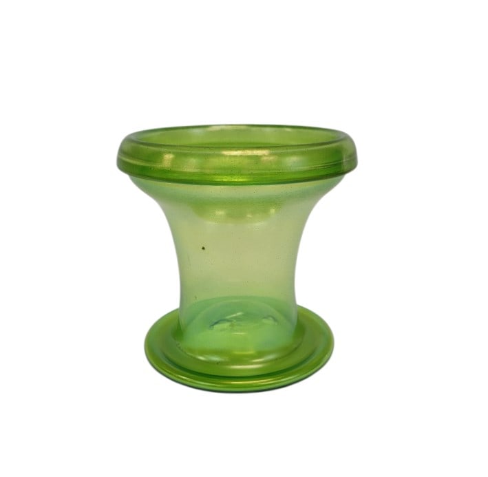 EARLY DALE CHIHULY GREEN IRIDESCENT GLASS VASE: Early Dale Patrick Chihuly (American, b. 1941) green iridescent glass vase. Measures about 6.75" tall x 7" diameter. Unsigned. Accompanied by certificate of authenticity by Robert Millis (Chihuly