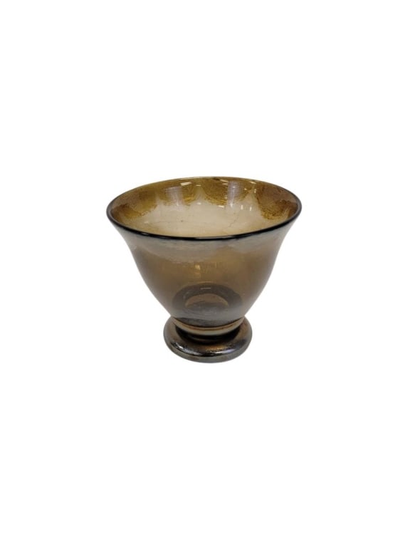 EARLY DALE CHIHULY BROWN FOOTED GLASS VASE: Early Dale Patrick Chihuly (American, b. 1941) brown footed glass vase. Measures about 6.75" tall x 7.75" diameter. Unsigned. Accompanied by certificate of authenticity by Robert Millis (Chihuly