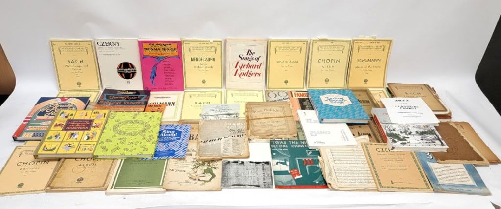 HUGE COLLECTION VINTAGE & ANTIQUE SHEET MUSIC: Huge collection of vintage and antique sheet music. Mostly in book form. Condition: all as-is estate found, some in good condition some in poor condition, see images. Weight: 62.5 lbs.