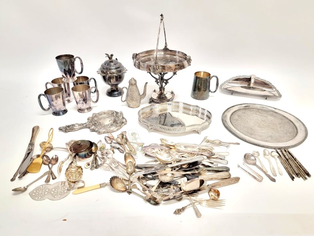 ASSORTED ESTATE SILVER PLATED UTENSILS & TABLEWARE (1 of 20)