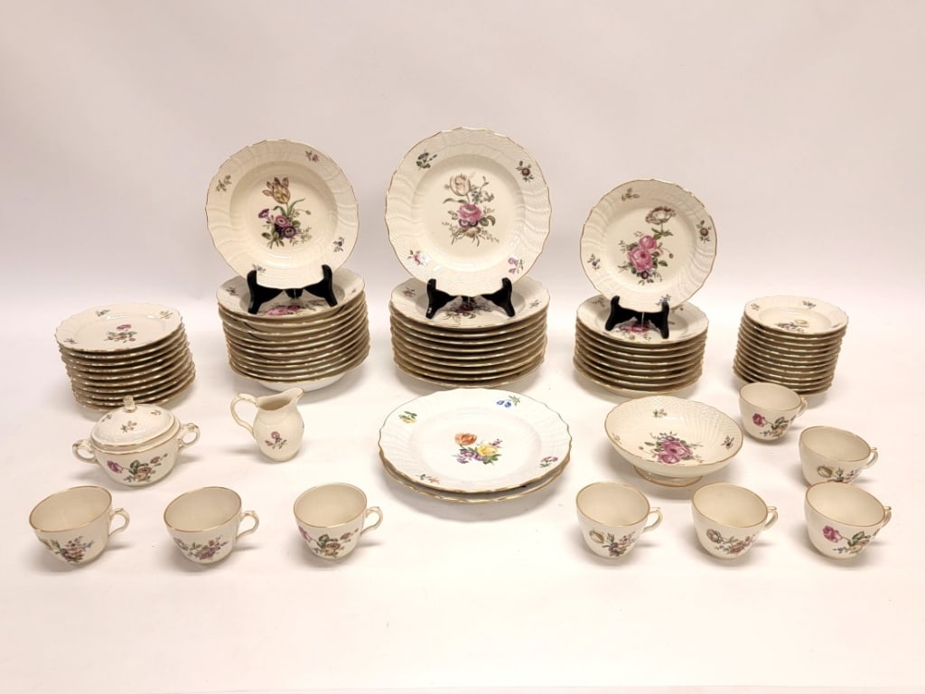 ROYAL COPENHAGEN FRIJSENBORG DINNERWARE, #1621 (1 of 15)