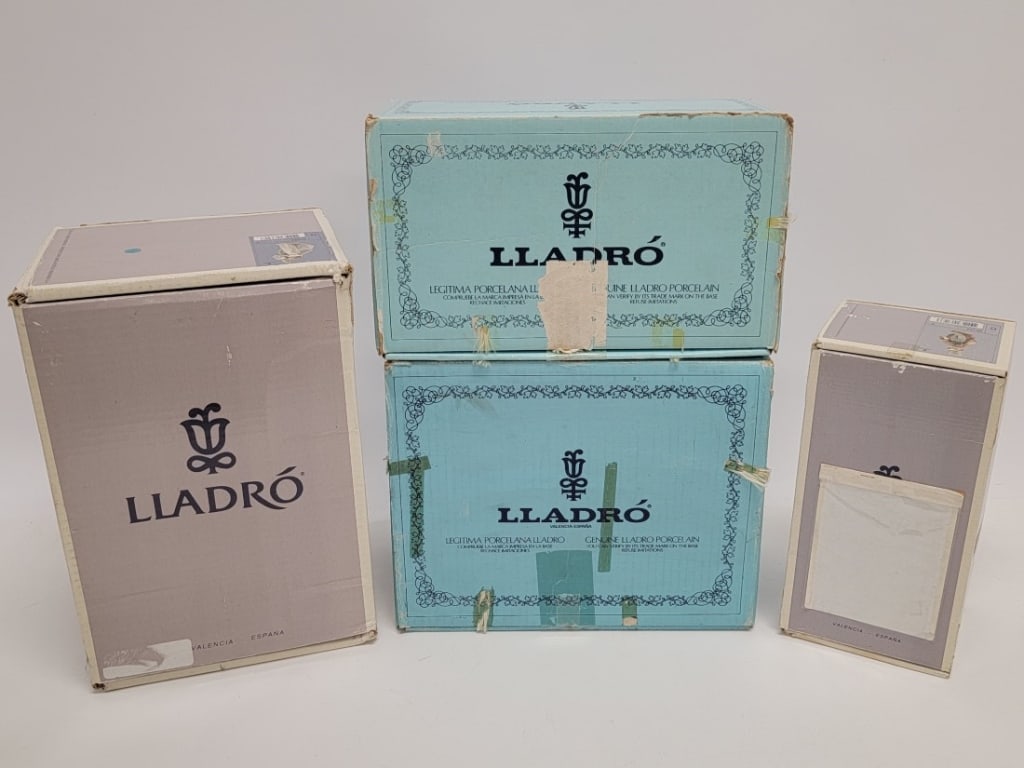 FIVE LLADRO PORCELAIN FIGURINES, CENTAURS ETC. - 17