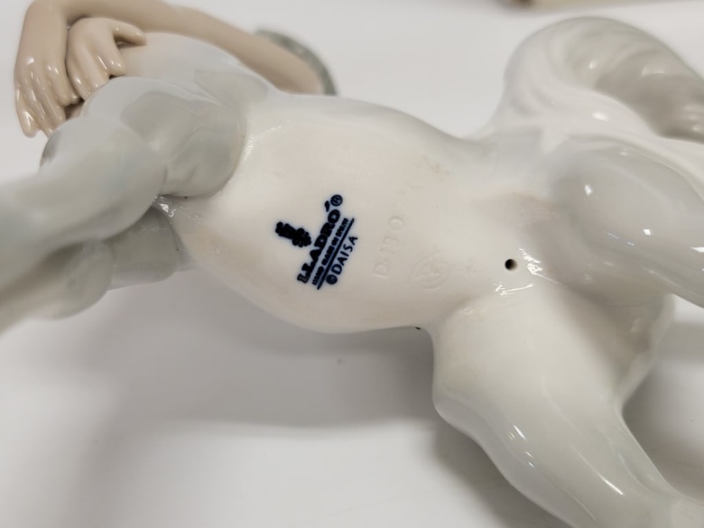 FIVE LLADRO PORCELAIN FIGURINES, CENTAURS ETC. - 8