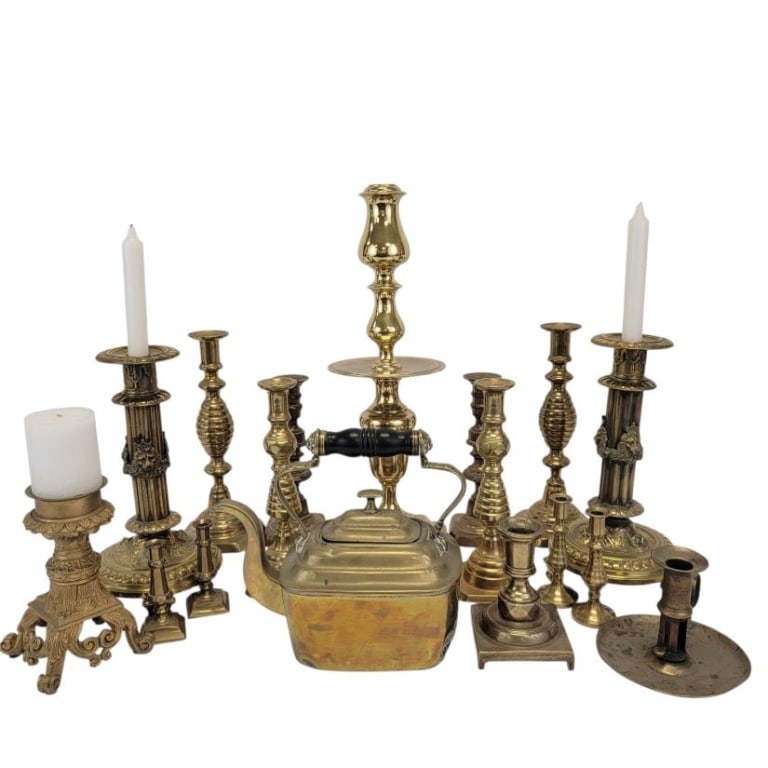 LARGE LOT ASSORTED BRASSWARE, CANDLESTICKS, ETC. (1 of 6)