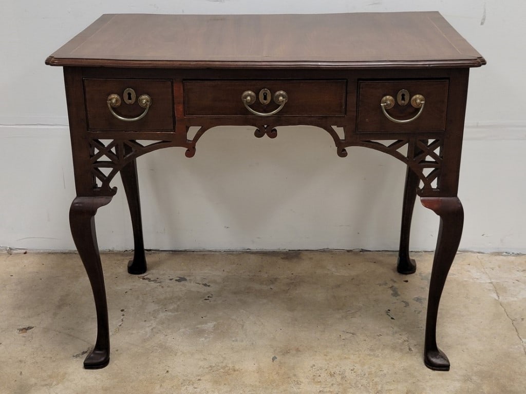 ANTIQUE GEORGIAN CHINESE CHIPPENDALE STYLE TABLE (1 of 18)