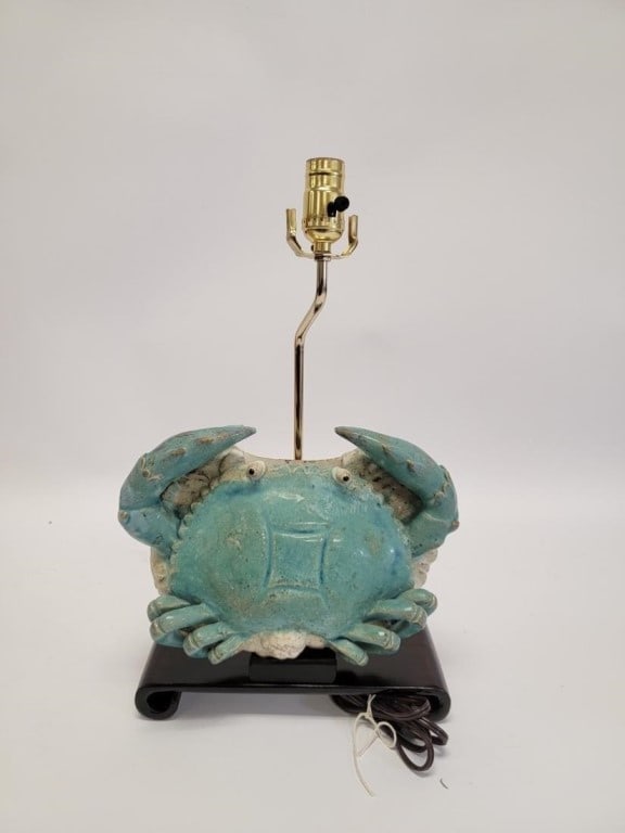 GLAZED CERAMIC CRAB FORM TABLE LAMP: Glazed ceramic crab-form table lamp (no shade or harp). Measures a total of 18.75" tall x 11" wide. Condition: repair to one of the legs, normal signs of use and handling, see images. Weight: 7.6 lbs.