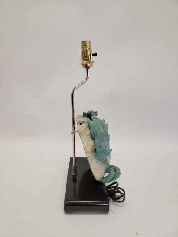GLAZED CERAMIC CRAB FORM TABLE LAMP - 2