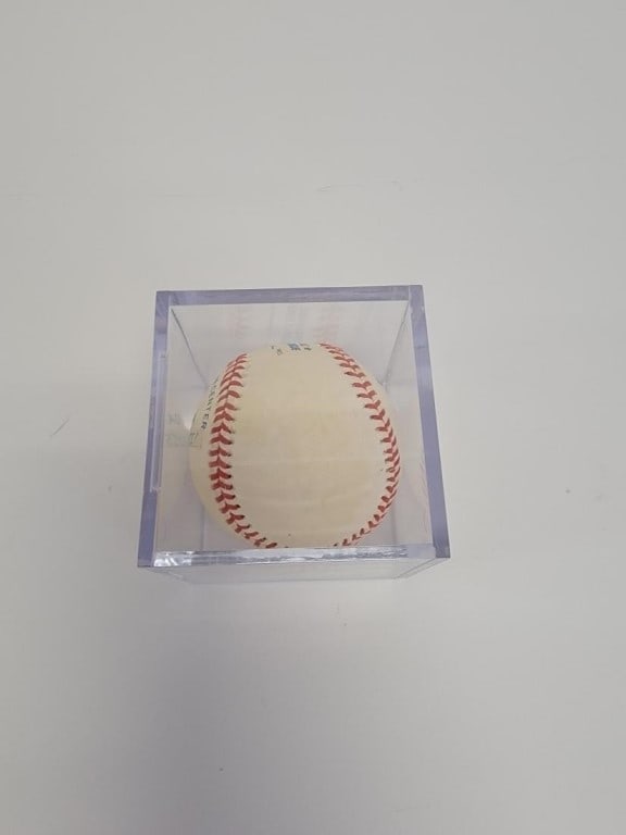 MICKEY MANTLE SIGNED / AUTOGRAPHED BASEBALL - 2