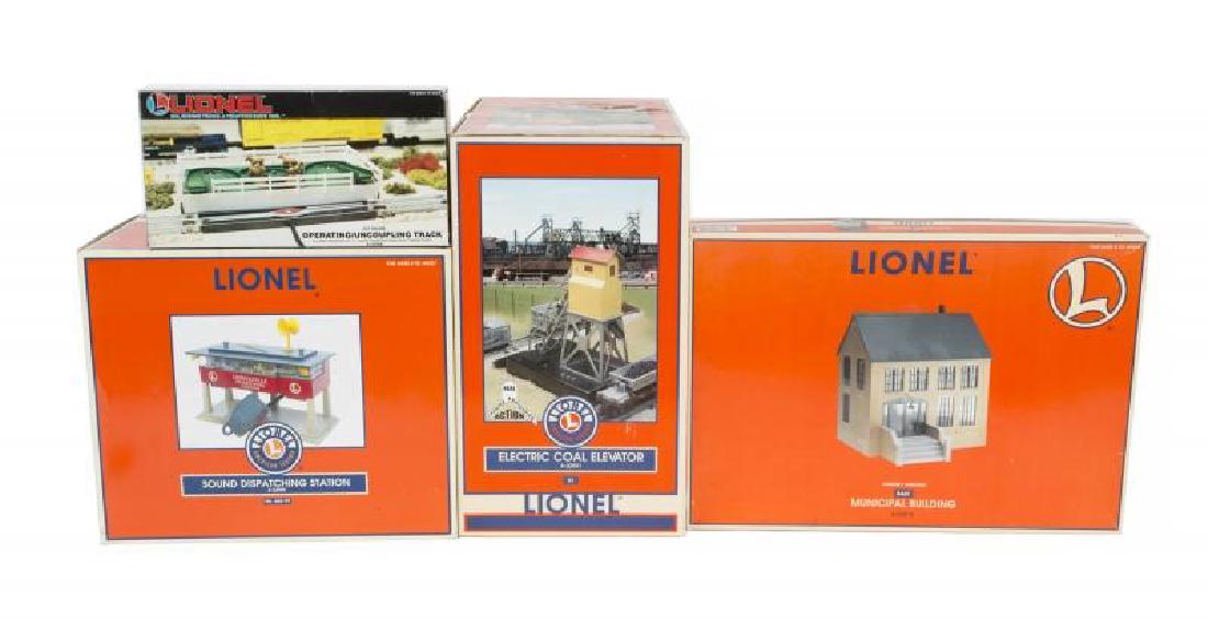 LIONEL ACCESSORIES GROUP OF 4 (1 of 1)