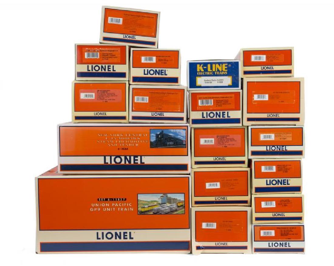 LIONEL EMPTY BOXES GROUP OF 20 (1 of 1)