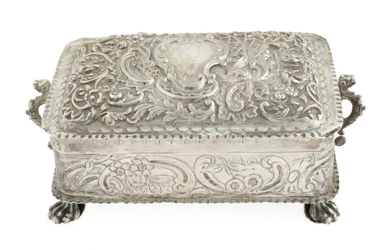 SINATRA ENGLISH STERLING SILVER FOOTED TABLE BOX (1 of 1)