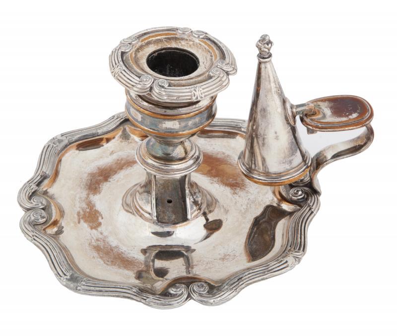 SINATRA GEORGIAN SILVER-PLATE CANDLESTICK WITH SNUFFER (1 of 1)