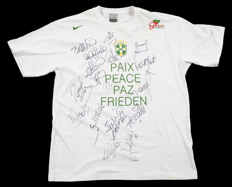 BRAZIL 2004 PEACE GAME SIGNED SHIRT (1 of 1)