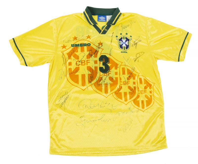 ALDAIR SIGNED 1995 COPA AMERICA MATCH WORN JERSEY (1 of 3)