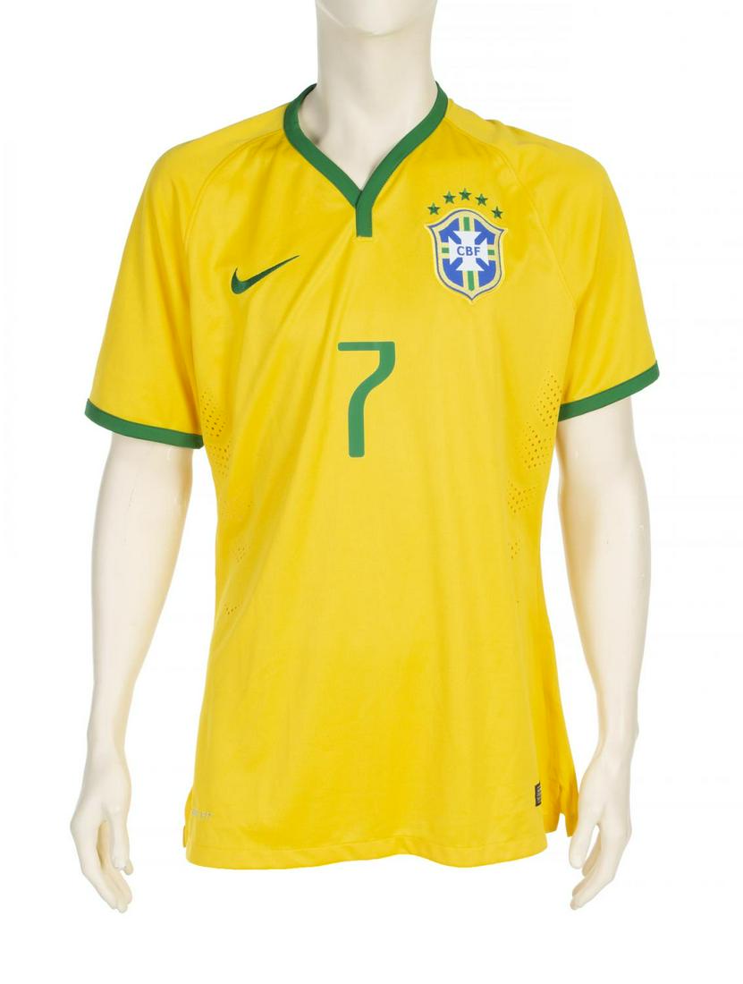 HULK 2014 GAME WORN BRAZIL JERSEY: A Nike brand Brazil national football team jersey game worn by Hulk during a 2014 international match. Size L. Sports