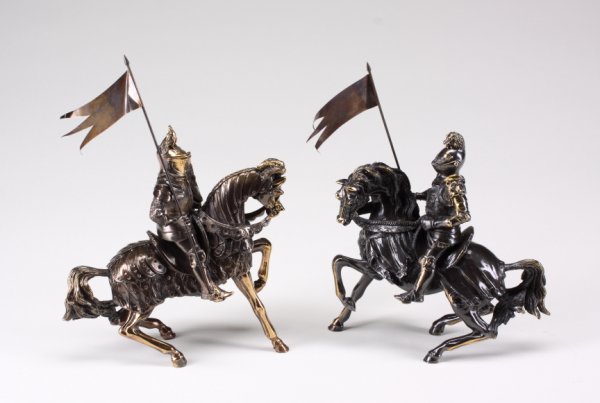 TWO METAL KNIGHTS ON HORSEBACK