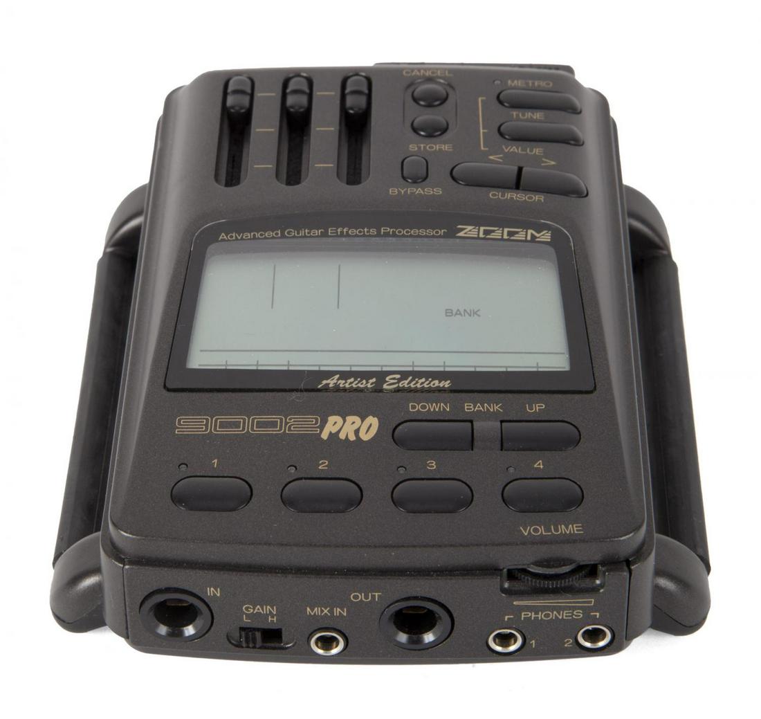 HAL ZWICKE ZOOM 9002 PRO EFFECTS MODULE: A Zoom 9002 Pro effects module. 5x4x2 Rock 'N' Roll