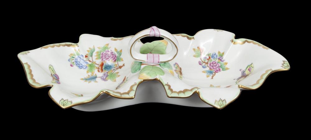 JEAN AND CASEY KASEM HEREND DOUBLE LEAF SHAPED DISH IN THE QUEEN VICTORIA PATTERN (1 of 1)