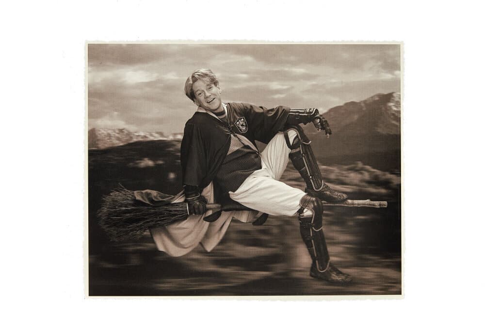 HARRY POTTER AND THE CHAMBER OF SECRETS | KENNETH BRANAGH "GILDEROY LOCKHART" PHOTO PROP (B) (1 of 2)