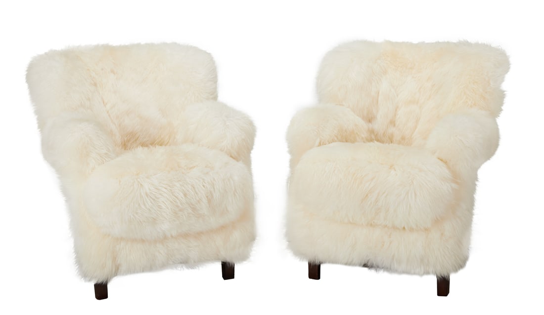 ZZ TOP | DUSTY HILL PAIR OF FUR CHAIRS (1 of 3)