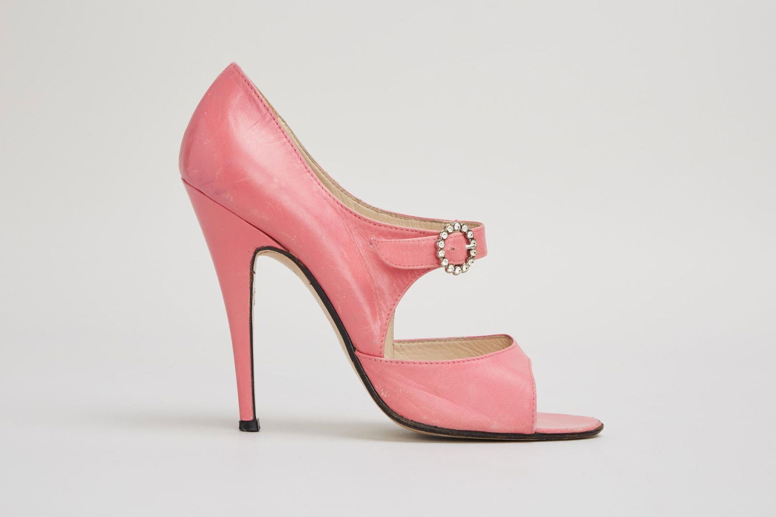 Sarah Jessica Parker | "Sex And The City" Pink Anna Molinari Blumarine Stilettos (With DVD): A pair of Blumarine, salmon pink, leather Mary-Jane peep-toe stilettos worn by Sarah Jessica Parker as Carrie Bradshaw in Sex And The City, season four, episode nine, "Sex and the Country" (HBO 1998-2