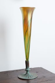 Christine McVie | James Lundberg Studios Studio Art Glass Trumpet Vase