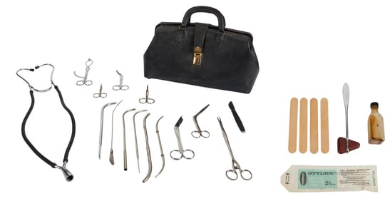 Marcus Welby, M.D. | Marcus Welby's (Robert Young) Medical Bag and Instruments Props