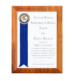 The X-Files | Agent Fox Mulder (David Duchovny) Public Service Award Plaque Prop