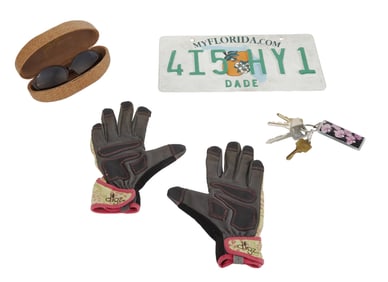 Dexter | Hannah McKay (Yvonne Strahovski) Gardening Accessories and Flower Truck Props