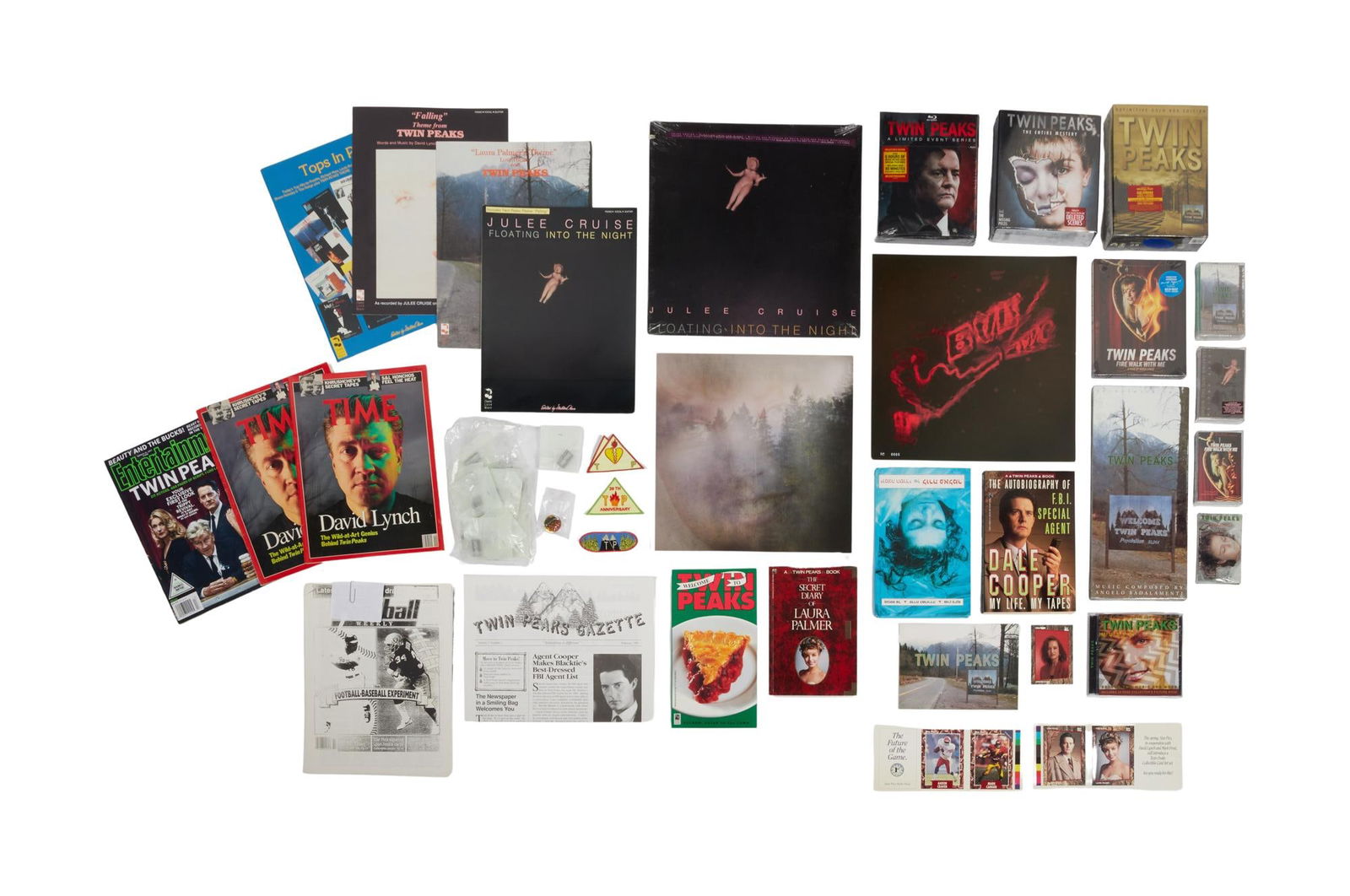 David Lynch | "Twin Peaks" Memorabilia and Blu Ray (C): A group of memorabilia relating to David Lynch and Mark Frost's drama series, Twin Peaks (ABC, 1990-1991) and David Lynch's third season of the series, Twin Peaks: The Return (S