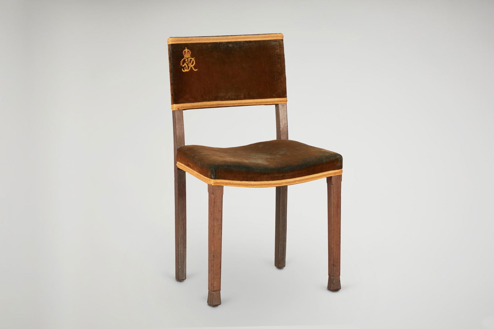 George VI | A Custom Chair for The Coronation, May 12, 1937 (1 of 7)