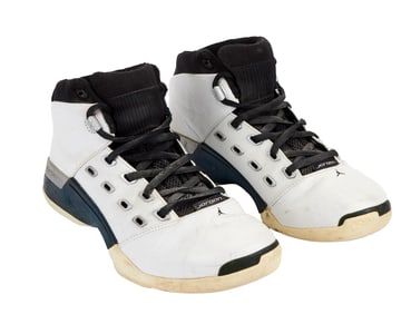 Larry King | 2002 Air Jordan 17 OG College Blue Sneakers