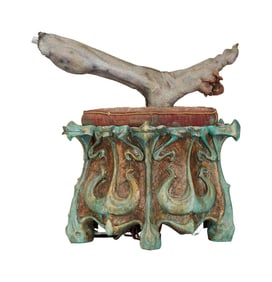 The Dark Crystal: Age of Resistance | skekSo the Emperor - Foot Puppet with Scrummuncher Beetle and