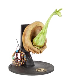 The Dark Crystal: Age of Resistance | Hero Thrushpog RC Puppet