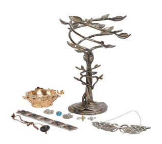 The Dark Crystal: Age of Resistance | All-Maudra's Chamber - Jewelry Tree and Prop Jewelry