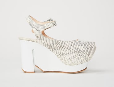 Calvin Klein Collection | Francisco Costa Resort 2013 Runway Platforms