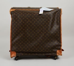 Elizabeth Taylor | The French Company Louis Vuitton Luggage