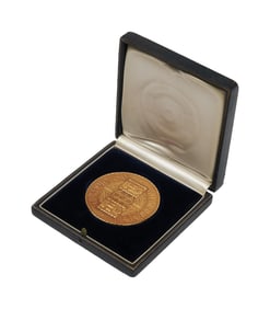 Richard Chamberlain | 14K Yellow Gold 1963-1964 Photoplay Magazine Medal