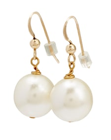 Pretty Woman | Vivian Ward (Julia Roberts) Earrings and Congratulatory Notice with Magazine