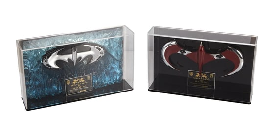 Batman & Robin | Limited-Edition Batarang and Throwing Bird Replicas