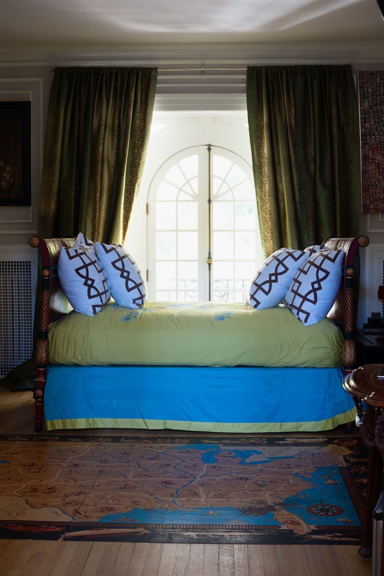 Whoopi Goldberg | Empire-Style Day Bed Owned By The Duke and Duchess Of Windsor with Sotheby's 1997 (1 of 9)