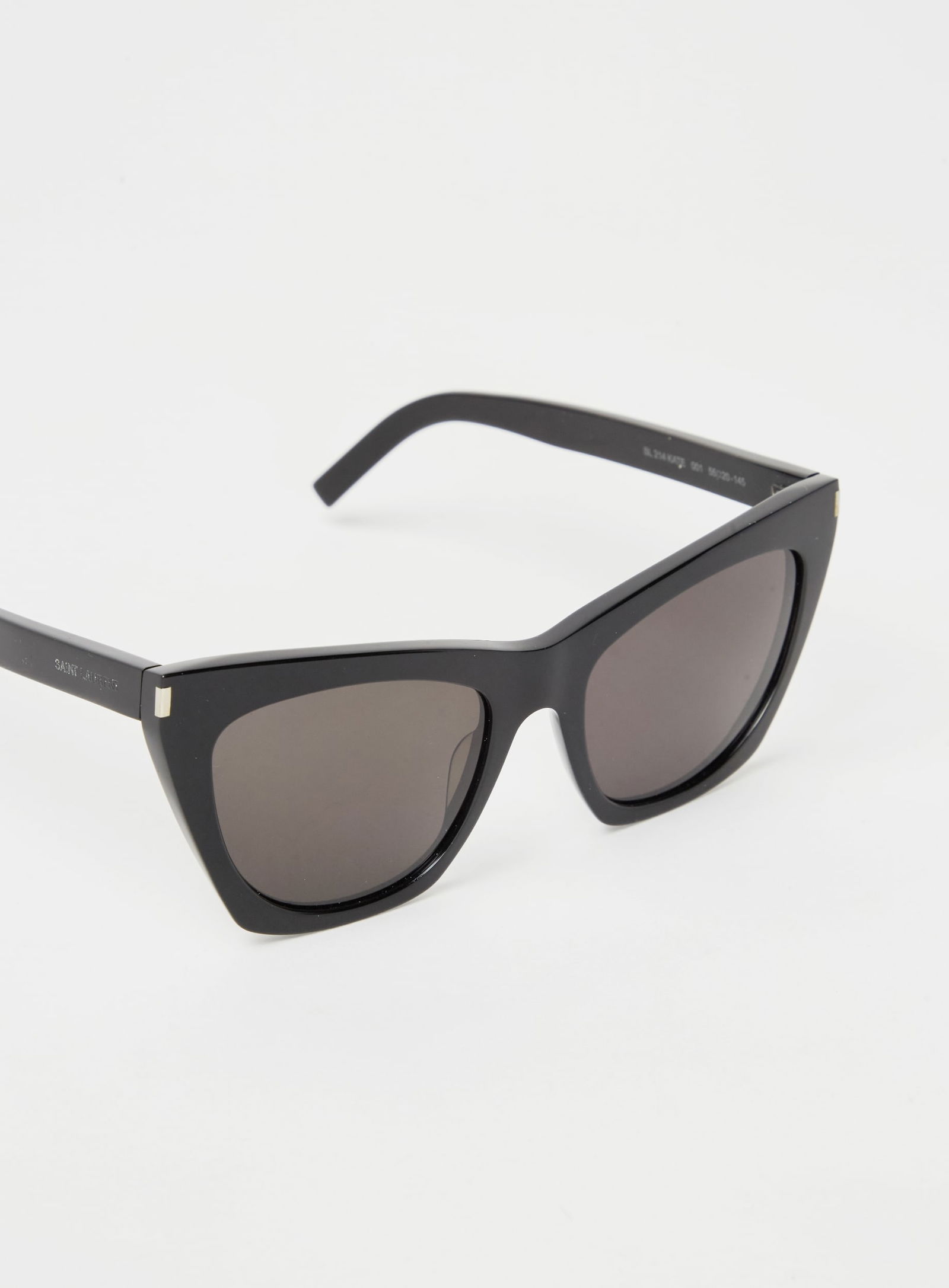 Gwyneth Paltrow | 2025 Spring Saint Laurent Cat-Eye Sunglasses: Saint Laurent cat-eye sunglasses from the collection of Gwyneth Paltrow. The sunglasses were featured in the Spring Summer 2018 advertising campaign. Saint Laurent signature engraved externa